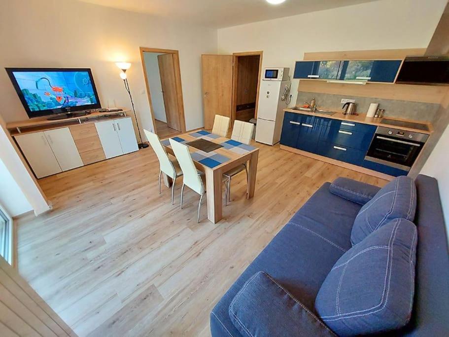 Moderni Apartman Horni Marsov - By Alka Εξωτερικό φωτογραφία