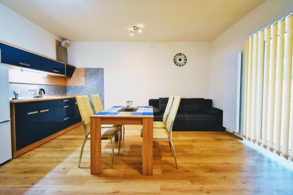 Moderni Apartman Horni Marsov - By Alka Εξωτερικό φωτογραφία